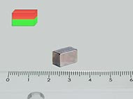 10x5x8 mm N45 NEODYM mágnes hasáb