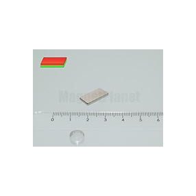 15x8x1 mm N35 öntapadós NEODYM mágnes hasáb