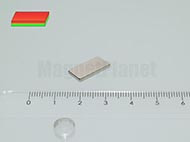 15x8x1 mm N35 öntapadós NEODYM mágnes hasáb