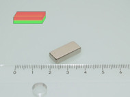 18x8x4 mm N48 NEODYM mágnes hasáb