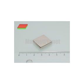 20x20x4 mm N45 NEODYM mágnes hasáb