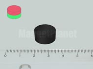 15x8 mm N42 NEODYM mágnes korong gumibevonattal